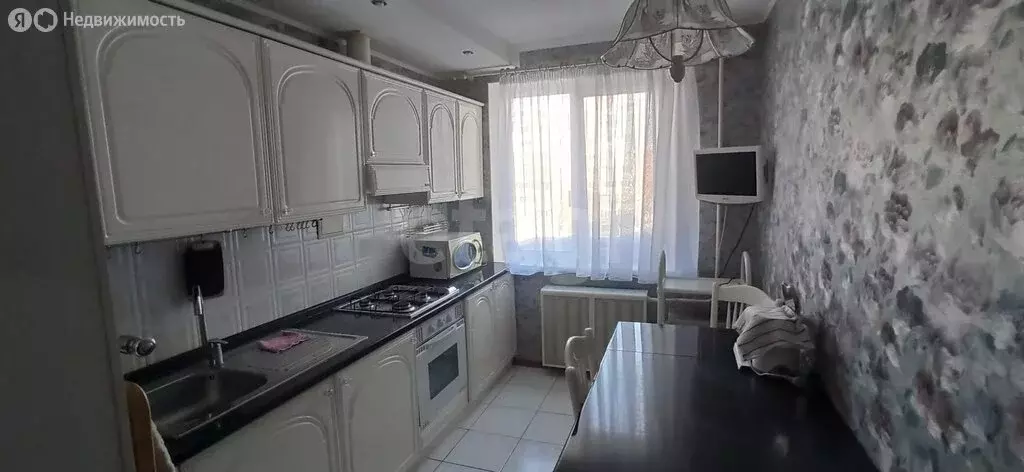 3-комнатная квартира: Чебоксары, улица 139-й Стрелковой Дивизии, 10 ... - Фото 1