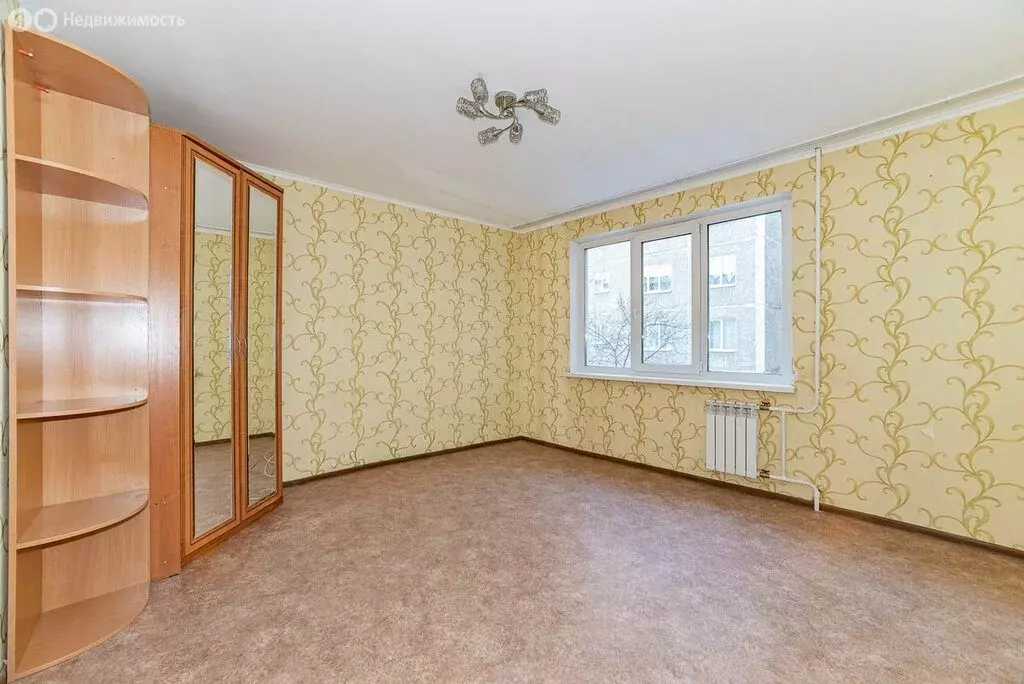 3-комнатная квартира: Екатеринбург, улица Ткачей, 8 (63.7 м) - Фото 1