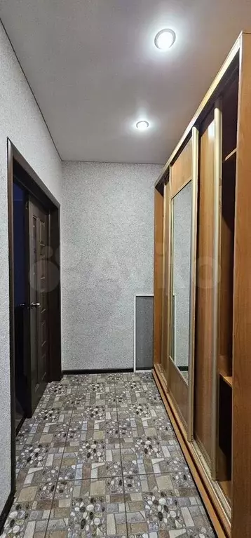 1-к. квартира, 40 м, 2/9 эт. - Фото 0