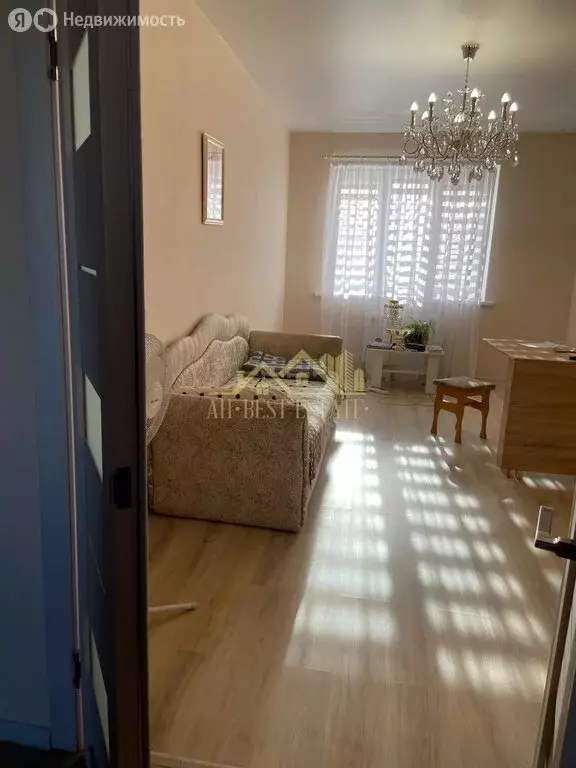 3-комнатная квартира: Владикавказ, улица Хадарцева, 37А (85 м) - Фото 1