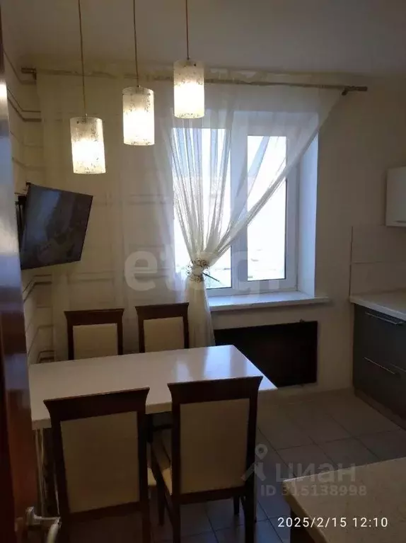3-к кв. Коми, Усинск ул. 60 лет Октября, 11 (65.9 м) - Фото 0