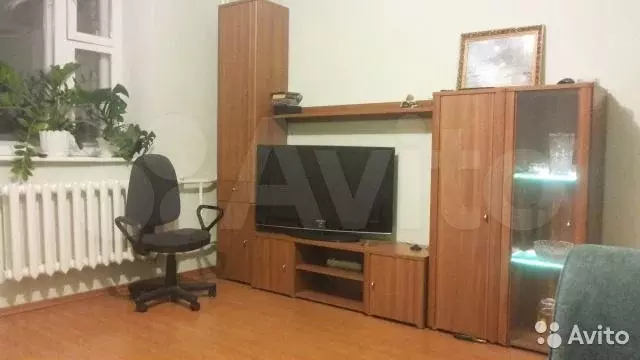Комната 18 м в 1-к., 4/10 эт. - Фото 0