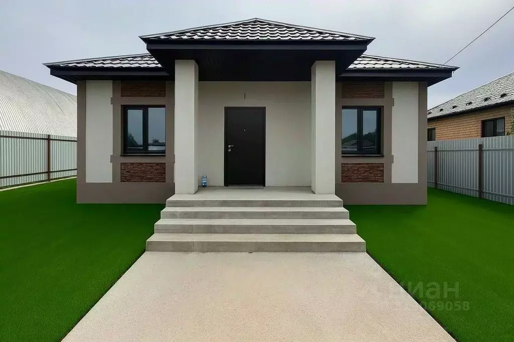 Дом в Оренбургская область, Оренбургский район, Красноуральский ... - Фото 1