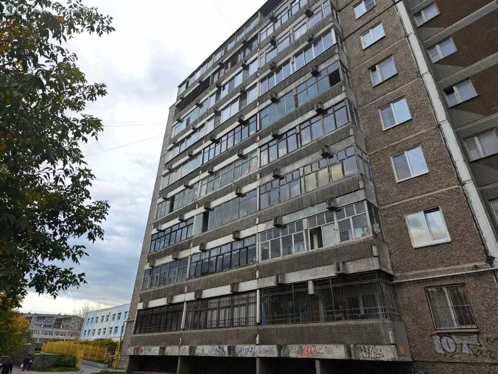 3-комнатная квартира: Екатеринбург, Опалихинская улица, 27 (63.5 м) - Фото 2