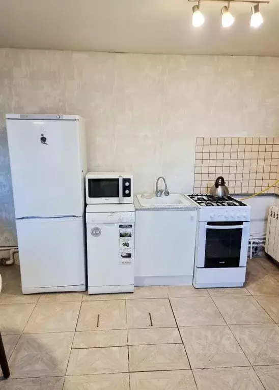 3-к кв. Оренбургская область, Оренбург пос. Строителей, ул. ... - Фото 1