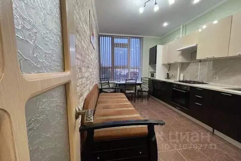 2-к кв. Крым, Симферополь бул. Ленина, 12 (65.0 м) - Фото 1