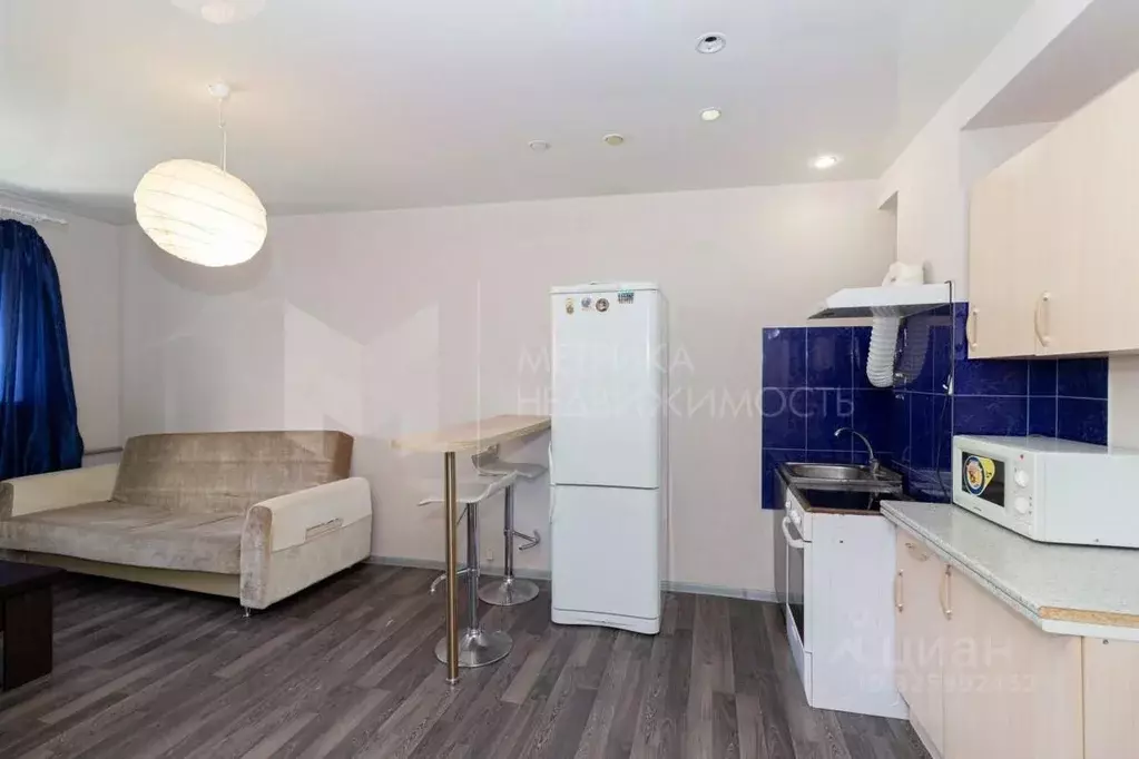 Студия Тюменская область, Тюмень ул. Демьяна Бедного, 83к1 (28.2 м) - Фото 1