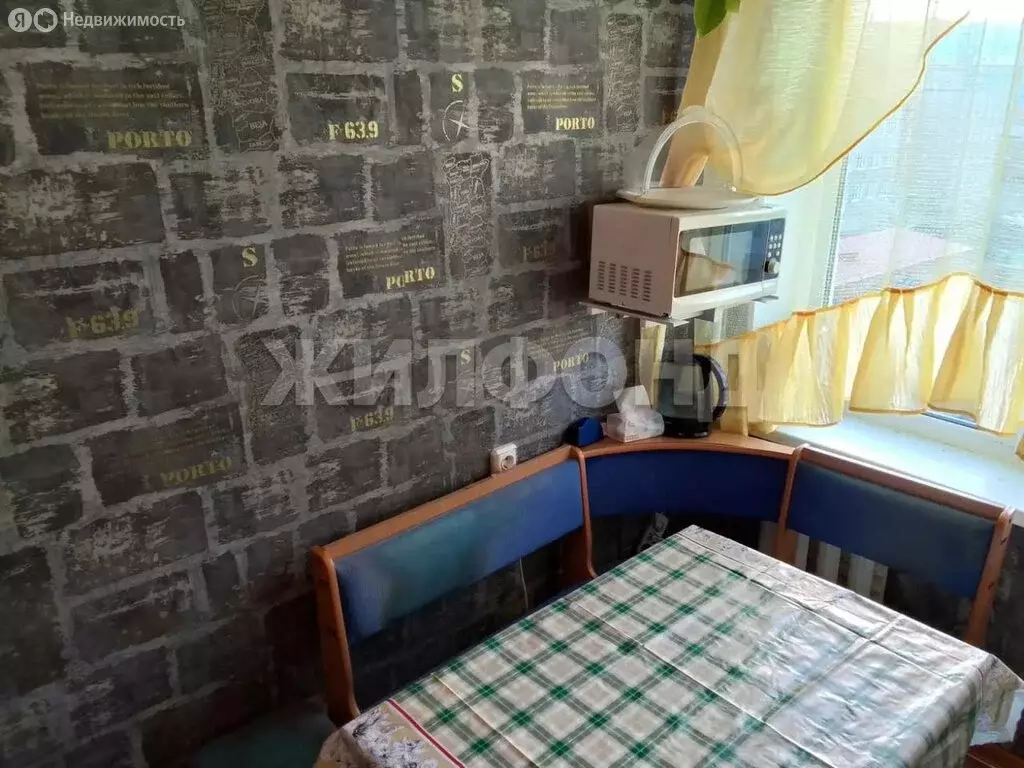 3-комнатная квартира: Норильск, улица Победы, 15 (64.6 м) - Фото 1