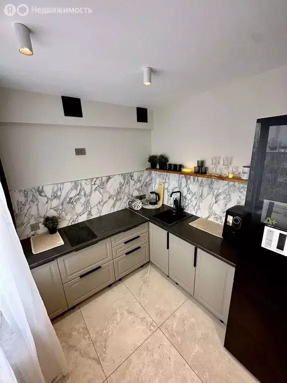 2-комнатная квартира: Валдай, улица Труда, 15 (46.9 м) - Фото 1