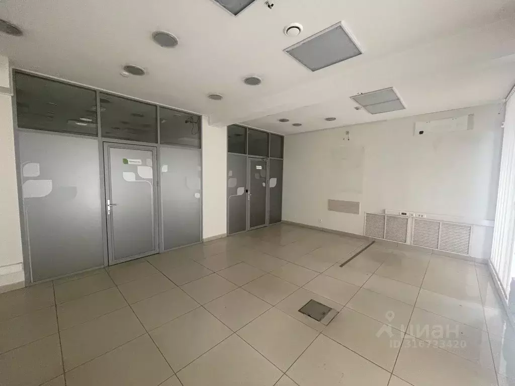 Офис в Челябинская область, Челябинск ул. Свободы, 66 (244 м) - Фото 1