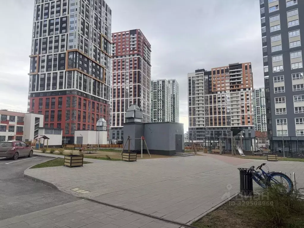 1-к кв. Свердловская область, Екатеринбург ул. Печатников, 1 (41.9 м) - Фото 1