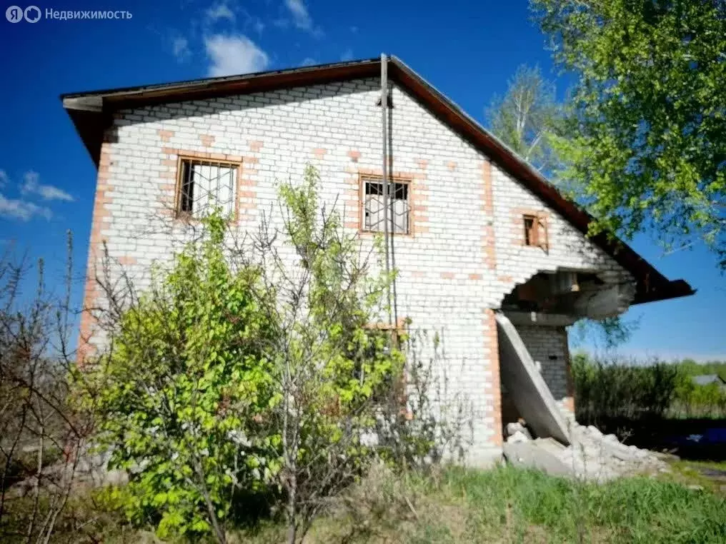 Дом в Новичихинский район, село Токарево (100 м) - Фото 2
