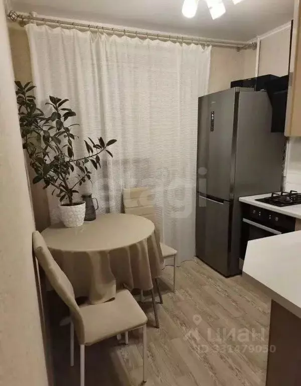 2-к кв. Тюменская область, Тюмень ул. Республики, 180 (46.5 м) - Фото 1
