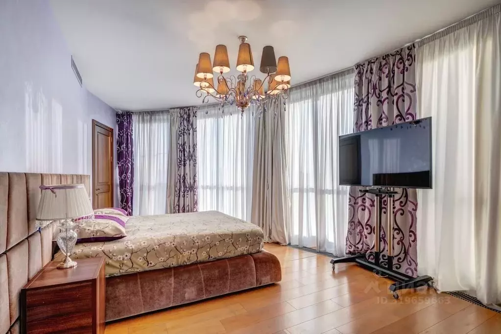 5-к кв. Москва ул. Остоженка, 27К1 (253.2 м) - Фото 1