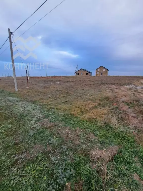 Участок в Крым, Черноморский район, Оленевское с/пос, с. Калиновка ул. ... - Фото 1