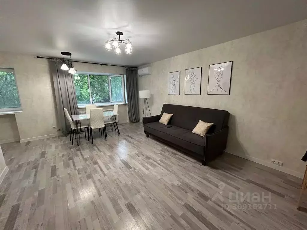 2-к кв. Свердловская область, Екатеринбург ул. Хохрякова, 11 (45.0 м) - Фото 1