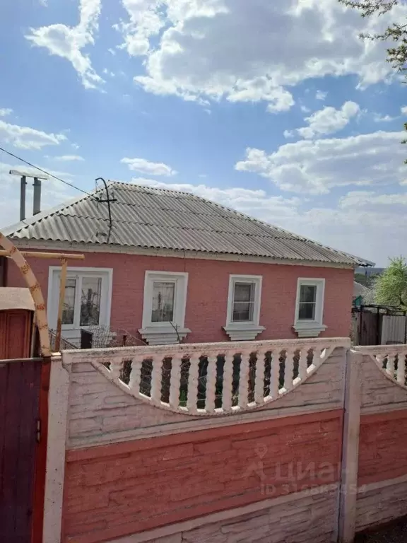 Дом в Белгородская область, Губкин Вишневая ул., 13 (53 м) - Фото 0