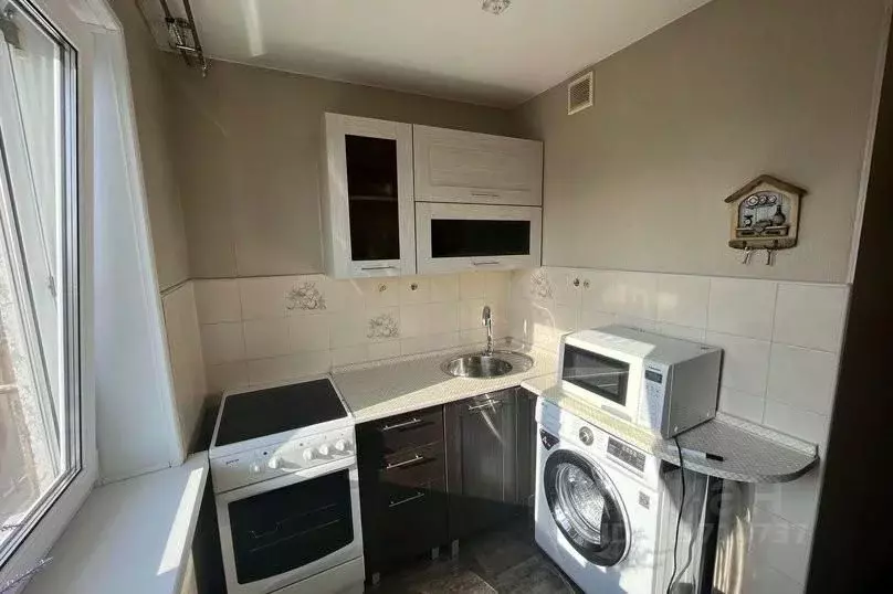 2-к кв. Приморский край, Владивосток ул. Кирова, 24 (47.0 м) - Фото 0