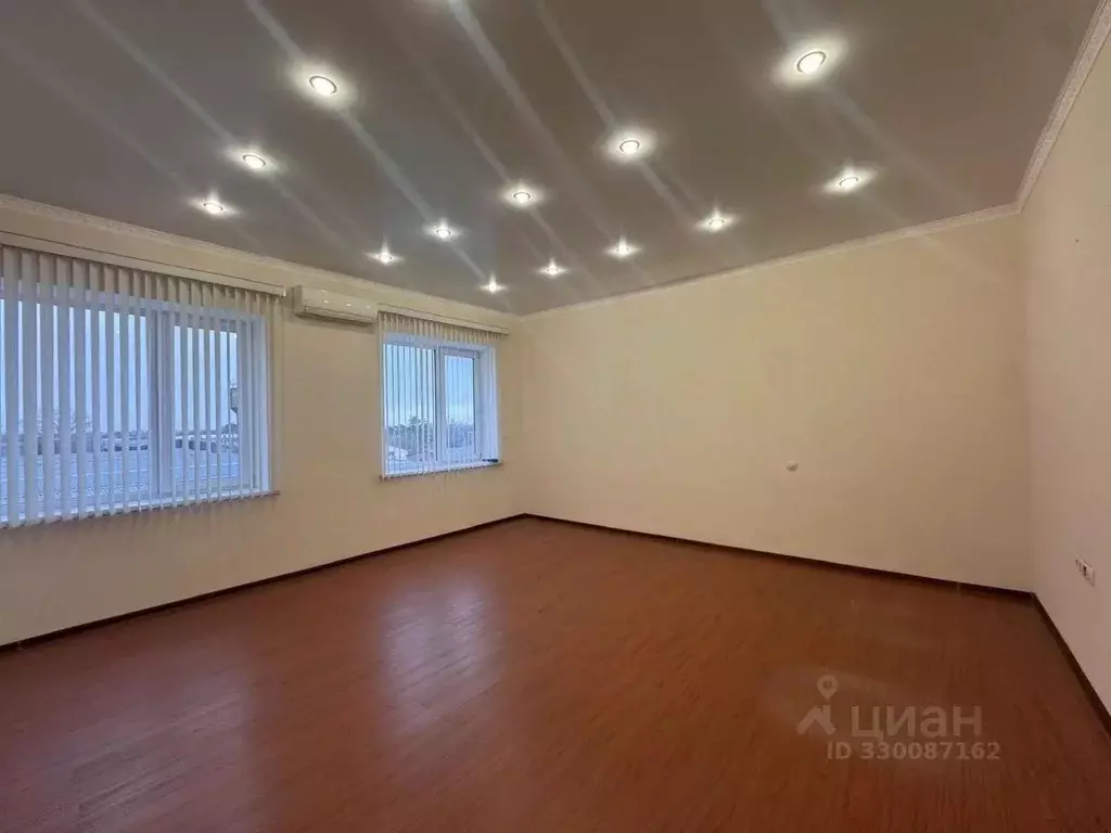 Офис в Краснодарский край, Краснодар ул. Горячеключевская (51 м) - Фото 1
