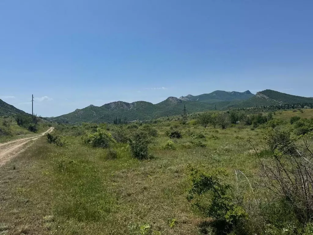 Участок в Крым, Феодосия муниципальный округ, Щебетовка пгт  (8.0 ... - Фото 0
