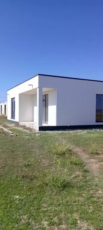 Дом в Крым, Сакский район, с. Уютное, Лазурный кп ул. Каштановая, 60 ... - Фото 1