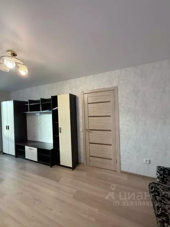1-к кв. Волгоградская область, Волгоград ул. Добрушина, 49 (38.5 м) - Фото 1