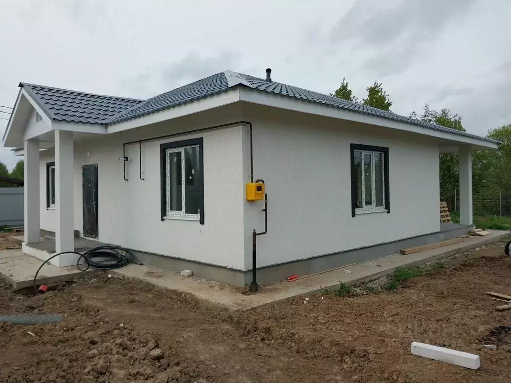 Дом в Воронежская область, Аннинский район, Васильевское с/пос, с. ... - Фото 1