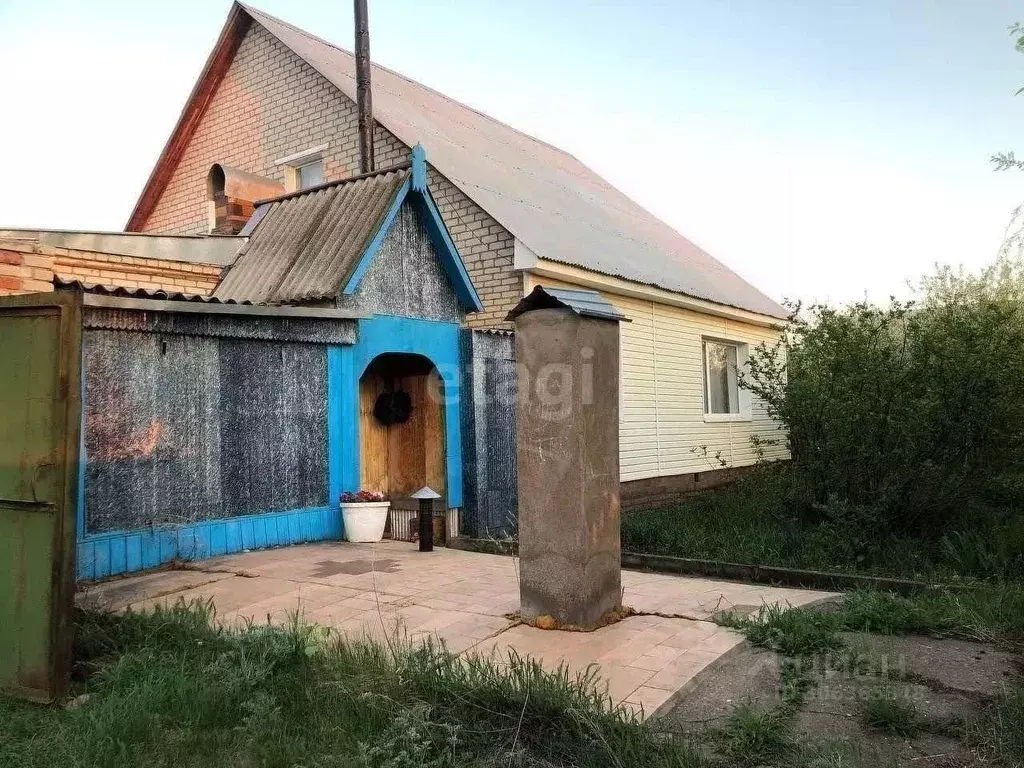 Дом в Оренбургская область, Тюльганский поссовет, с. Нововасильевка ... - Фото 1