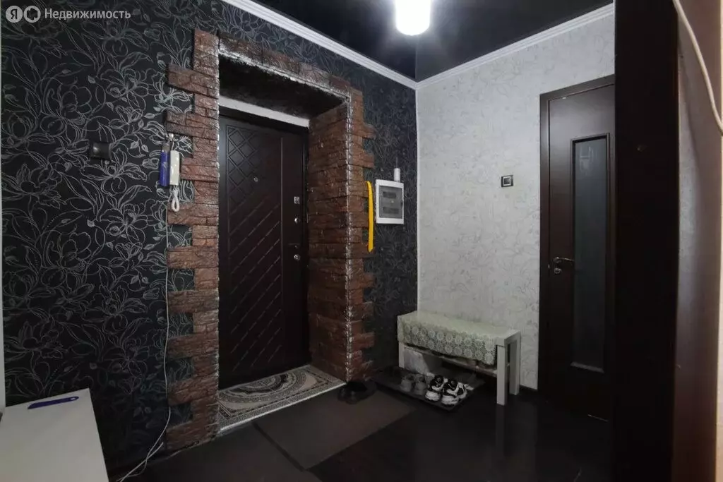 3-комнатная квартира: Омск, улица Дмитриева, 20 (72.1 м) - Фото 1