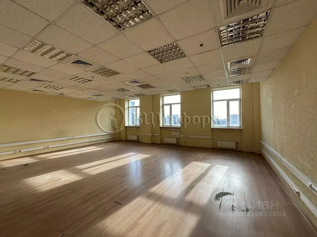 Офис в Санкт-Петербург пл. Конституции, 1 (69 м) - Фото 1