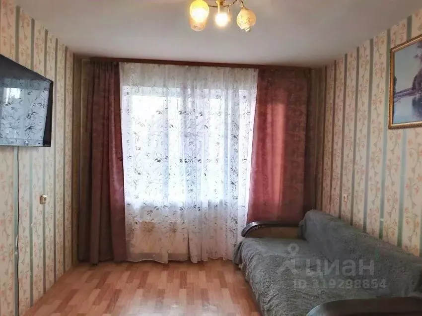 1-к кв. Курганская область, Курган Заозерный жилрайон, 7-й мкр, 15 ... - Фото 0