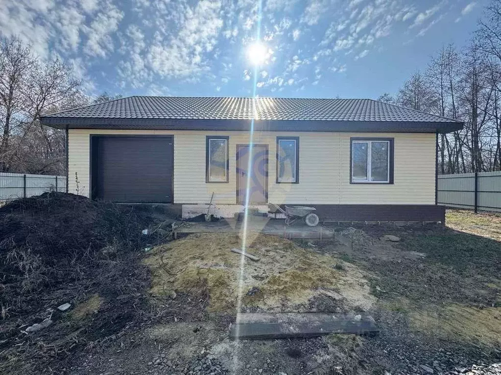 Дом в Белгородская область, Старооскольский городской округ, с. ... - Фото 1