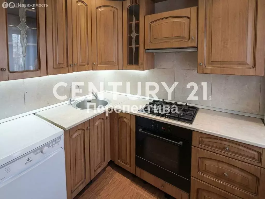 3-комнатная квартира: посёлок городского типа Удельная, улица ... - Фото 1