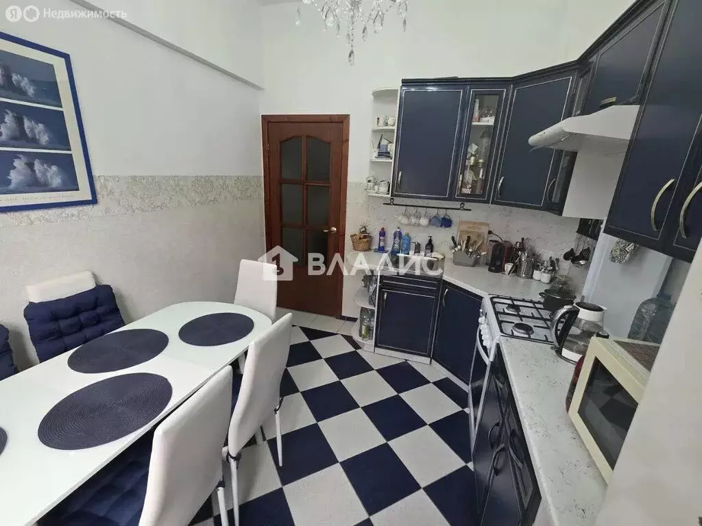 3-комнатная квартира: Москва, улица Маршала Бирюзова, 14 (63.4 м) - Фото 2