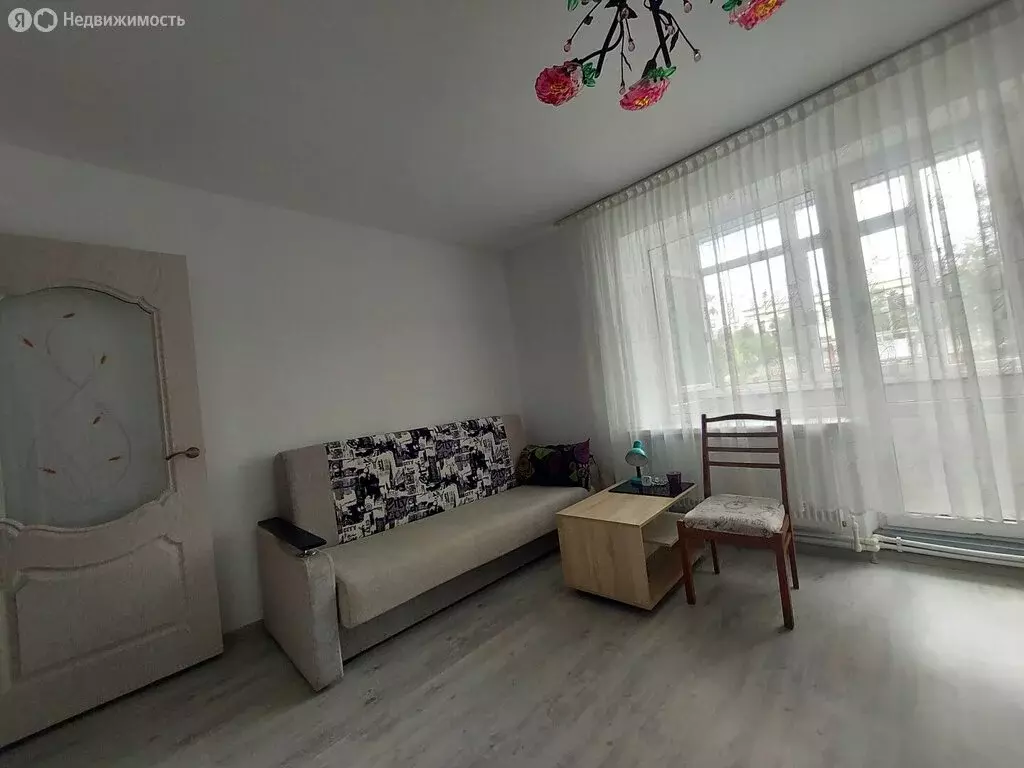 2-комнатная квартира: Молодёжное, улица Строителей, 10 (50 м) - Фото 1