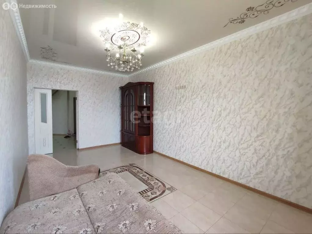 3-комнатная квартира: Магас, улица Эльберта Нальгиева, 24А (120 м) - Фото 1
