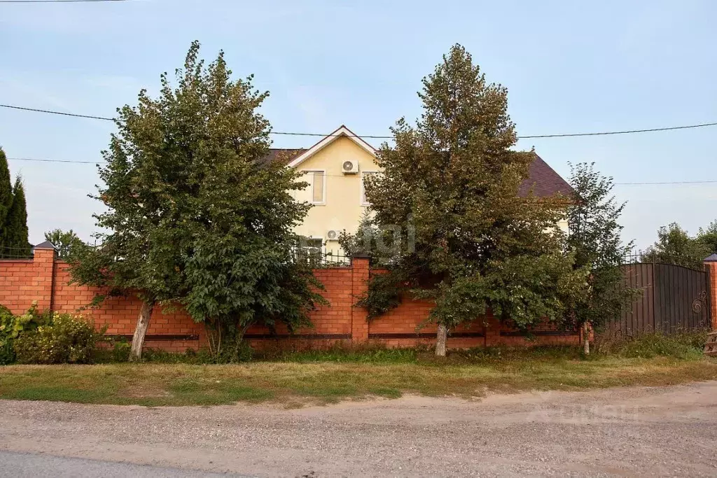 Дом в Татарстан, с. Верхний Услон ул. Набережная, 49 (900 м) - Фото 0