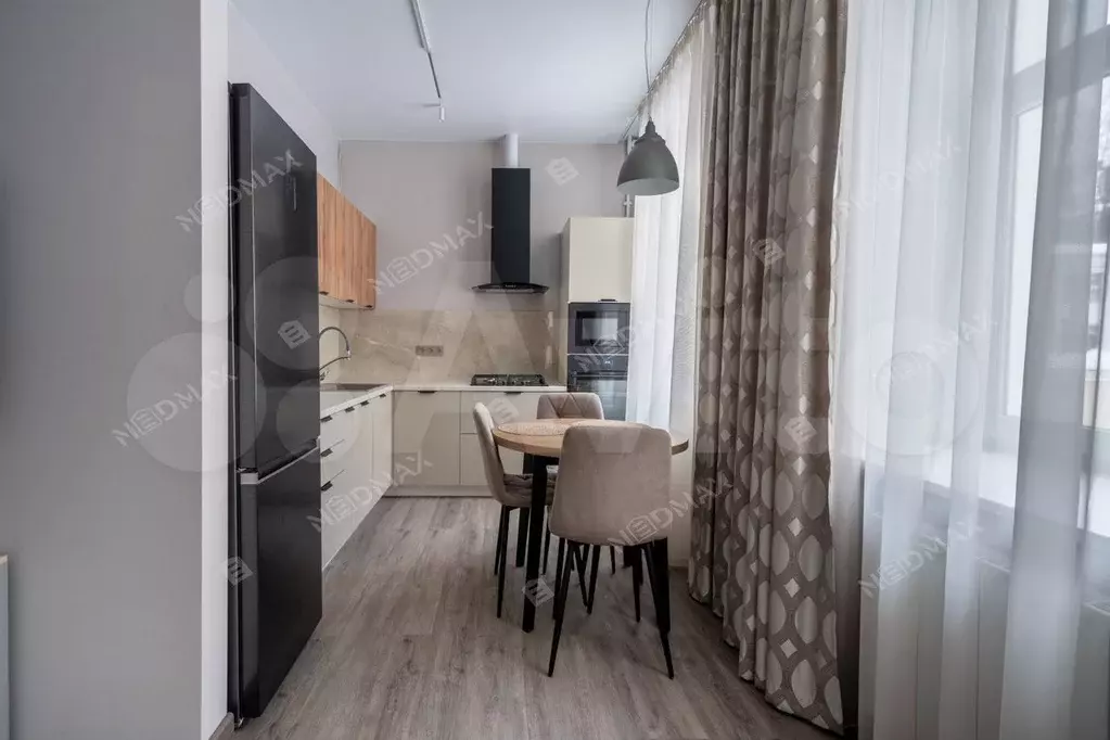2-к. квартира, 63 м, 2/6 эт. - Фото 1