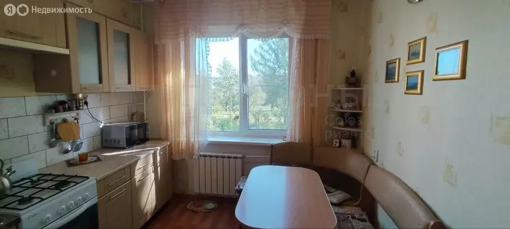 2-комнатная квартира: Боровичи, набережная 60 лет Октября, 1 (51.7 м) - Фото 0