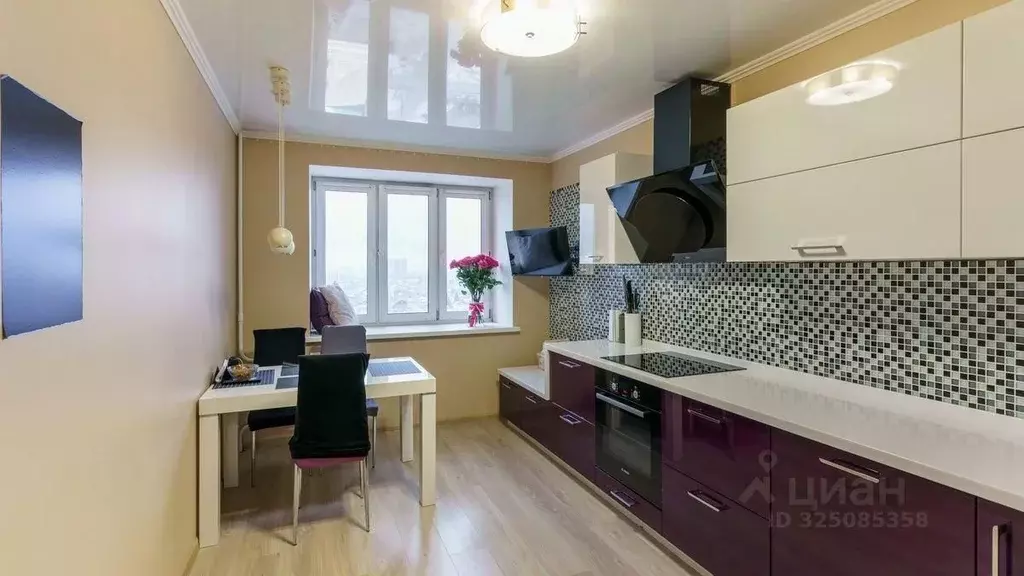 2-к кв. Тюменская область, Тюмень ул. Самарцева, 3 (64.3 м) - Фото 1