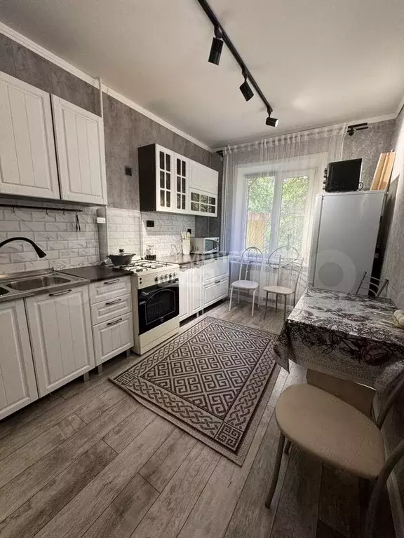 1-к. квартира, 43 м, 1/9 эт. - Фото 1