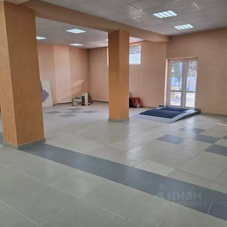 Торговая площадь в Брянская область, Брянск ул. Снежетьский вал, 306А ... - Фото 1