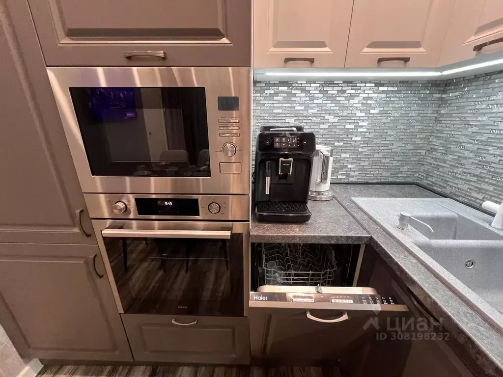 2-к кв. Челябинская область, Челябинск ул. Героя России А.В. Яковлева, ... - Фото 2