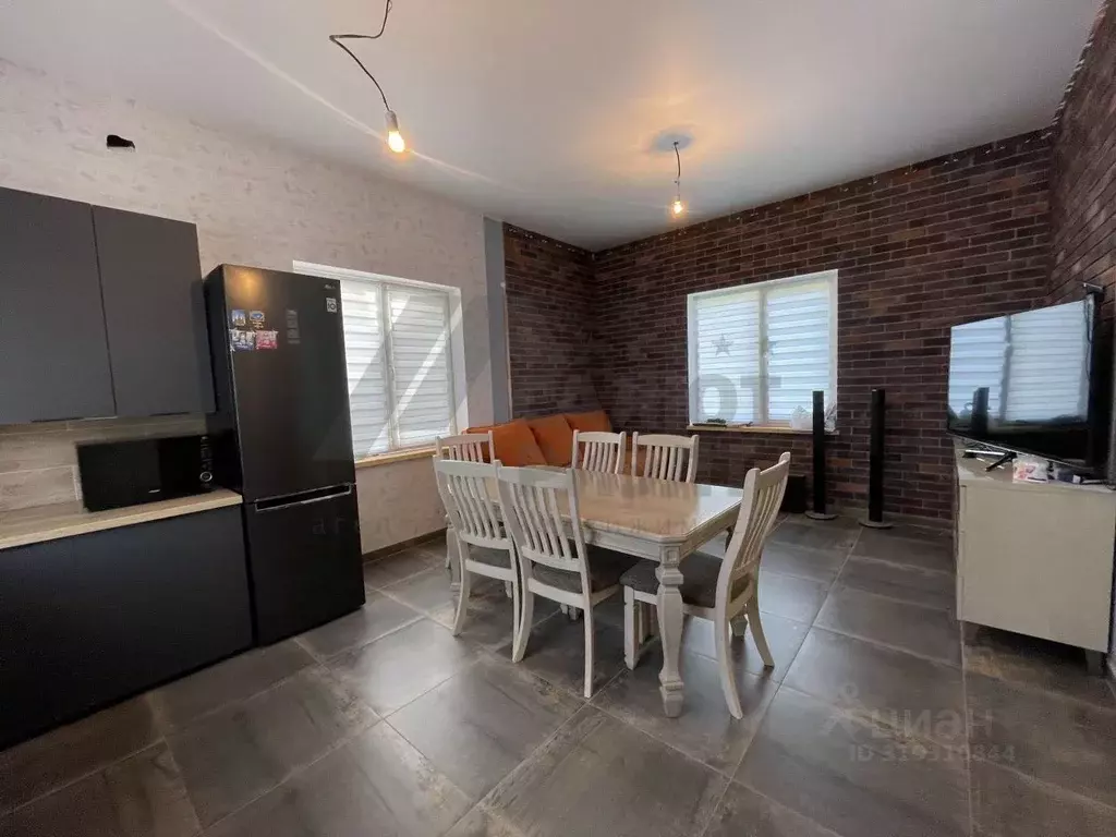 Дом в Калининградская область, Гурьевский муниципальный округ, пос. ... - Фото 1