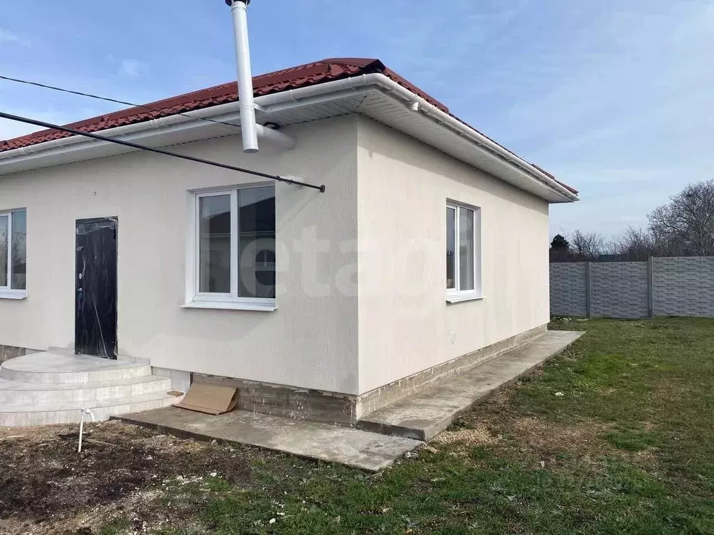 Дом в Крым, Симферопольский район, с. Трудовое ул. Нижняя (70 м) - Фото 2