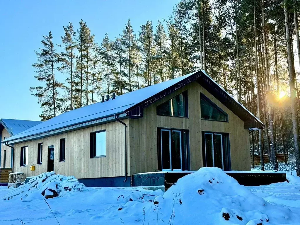 Дом в Свердловская область, Сысертский муниципальный округ, Исеть ... - Фото 1