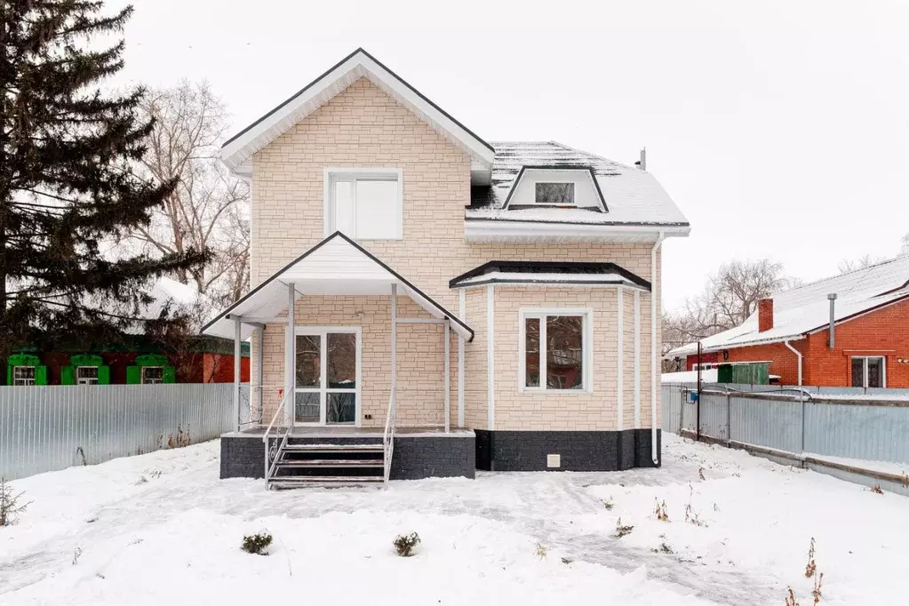 Дом в Омская область, Омск ул. Вавилова, 239 (115 м) - Фото 1