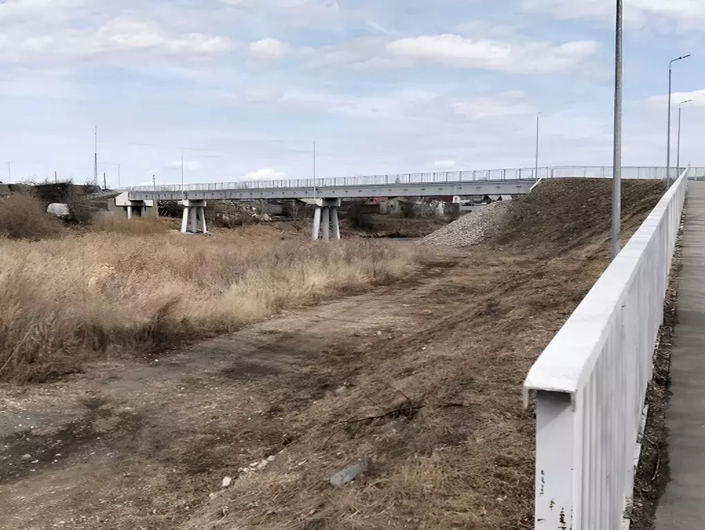 Участок в Свердловская область, Каменский муниципальный округ, д. ... - Фото 0