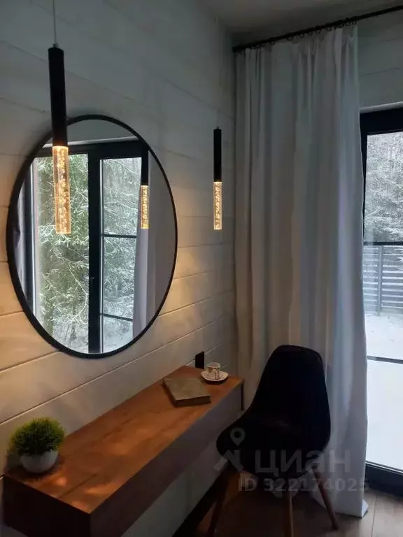 Дом в Новгородская область, Новгородский район, Савинское с/пос, д. ... - Фото 1