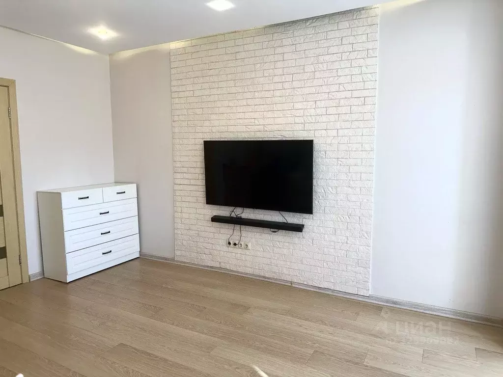 2-к кв. Крым, Симферополь ул. Лексина, 68 (70.0 м) - Фото 2